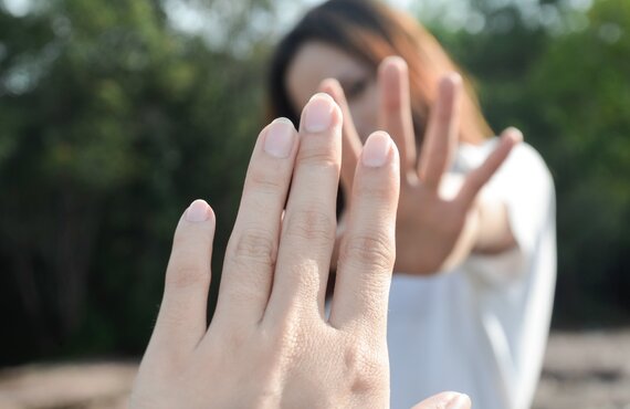 分け目・つむじが気になる方早めの対策が大事です|町田のヘアサロンなら薄毛ケアに特化した＆Happily